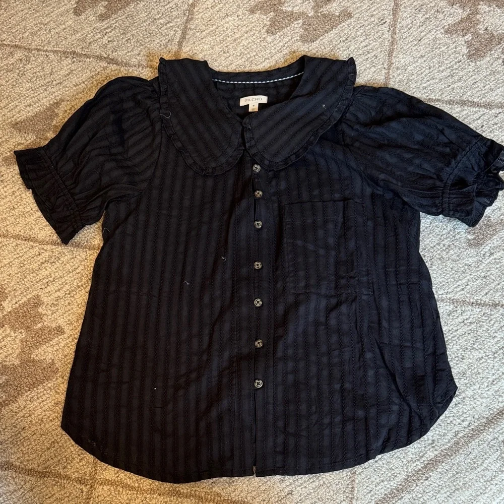 Pilcro Black Short-Sleeve Button Front Blouse